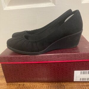 Elegant Black Wedge Shoes